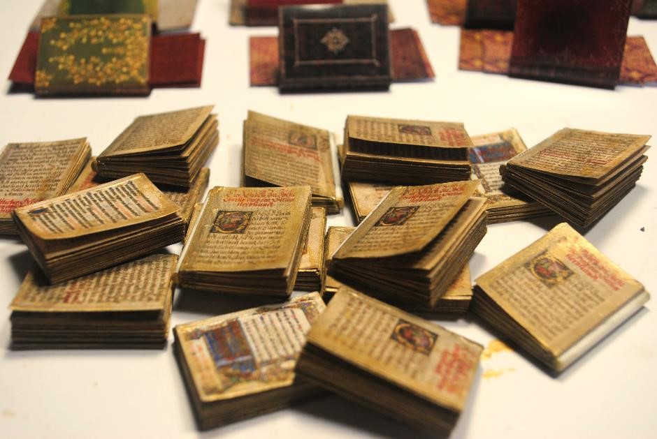 Miniature Medieval Books - Basic Book Making - Lady Miniac